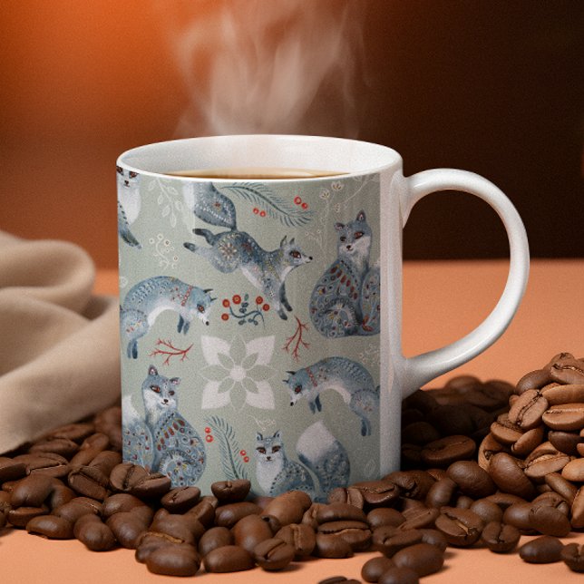 Weihnachtsschmuck mit grauem Füchsenmuster Kaffeetasse (Von Creator hochgeladen)