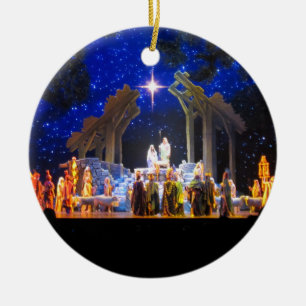 Weihnachtsschmuck mit Krippe