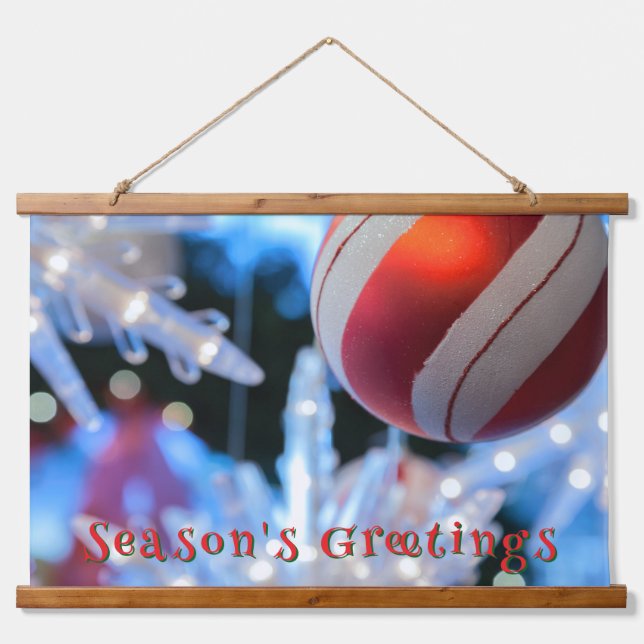 Weihnachtsschmuck und Weißes Licht Wandteppich Mit Holzrahmen (Vorne)