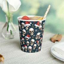 Weihnachtsschnecken in Weihnachtsmannmützen