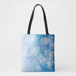 Weihnachtsschneeflocken auf blauem Hintergrund