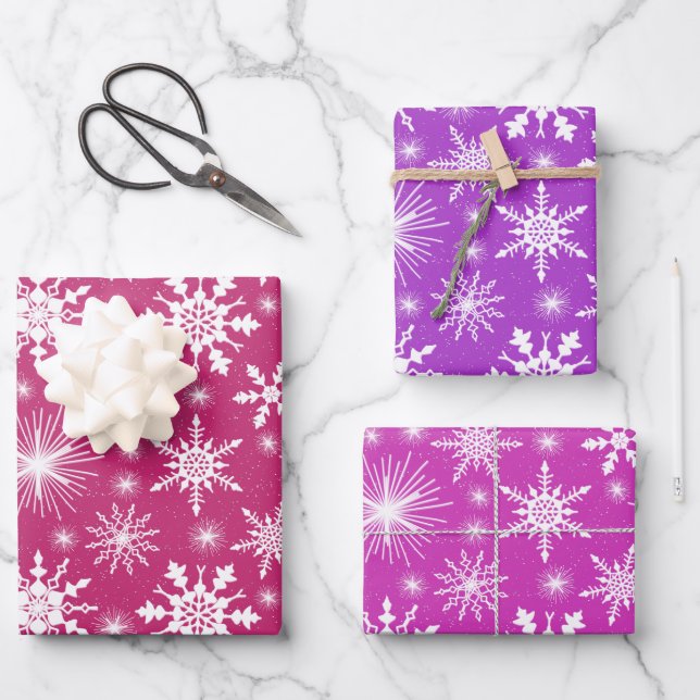Weihnachtsschneeflocken rosa und Lila Geschenkpapier Set (Vorderseite)
