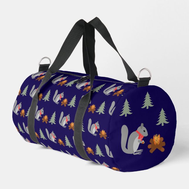 Weihnachtsseichhörnchen Roastnüsse auf Log Fire Duffle Bag (Linke Seite)