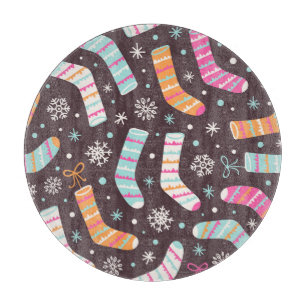 Weihnachtssocken und Schneeflocken: Vintages Muste Schneidebrett