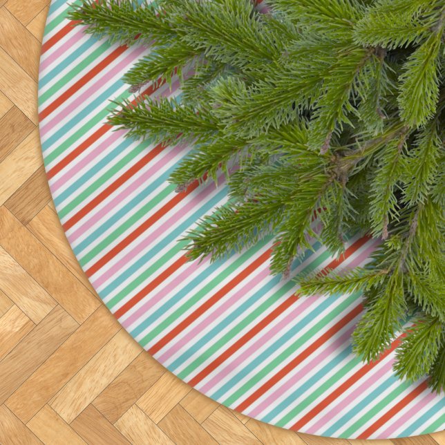 Weihnachtsstreifen | Moderne Farbenfrohe Niedliche Polyester Weihnachtsbaumdecke (Stylish striped holiday tree skirt in cheerful rainbow shades of red, green, blue, and pink)
