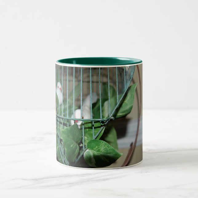 Weihnachtsvögel Zweifarbige Tasse (Mittel)