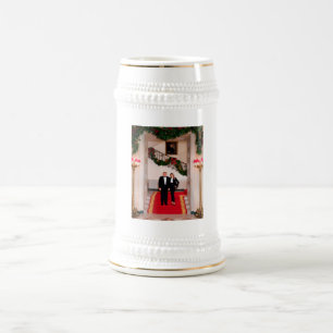 Weihnachtsvorbereitungen von Präsident Donald Trum Bierglas