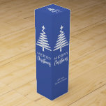 Weihnachtswein Geschenkbox Weinbox<br><div class="desc">Lassen Sie sich mit unserer frohen Weihnachtswein-Geschenkbox - der perfekten Touch für Eleganz in der Urlaubssaison - bei Ihren Festfeiern verwöhnen. Diese exquisite Kiste ist nicht nur ein Geschenk; sie ist ein hochgeschätzter Sake, der gewartet wird, mit der Unterschrift oder den Namen Ihrer Familie personalisiert zu sein, und eine warme...</div>