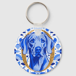 Weimaraner, der durch den Buchstaben "O" in Gold s Schlüsselanhänger