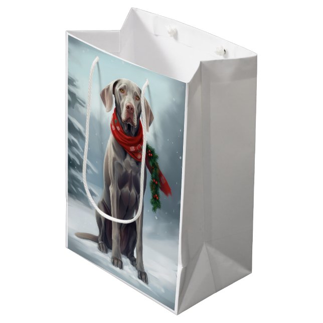 Weimaraner Hund im Schnee Weihnachten Mittlere Geschenktüte (Vorderseite Schrägansicht)
