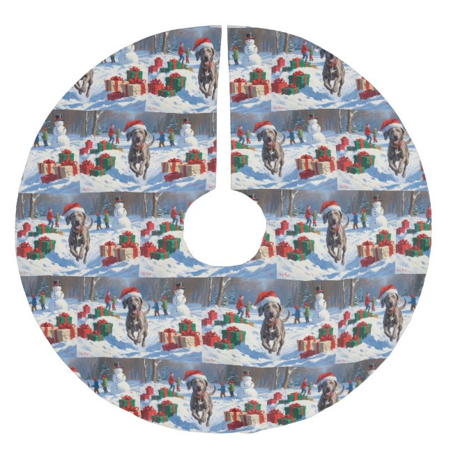 Weimaraner läuft im Schnee mit Weihnachtshut Polyester Weihnachtsbaumdecke (Vorderseite)