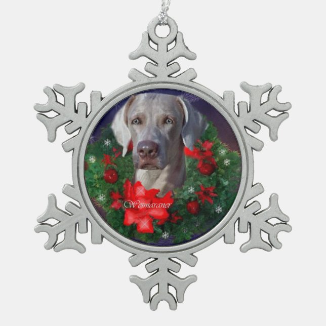 Weimaraner Weihnachtszeit Schneeflocken Zinn-Ornament (Vorderseite)