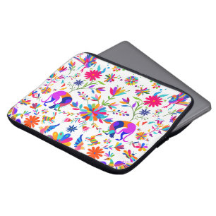 Weims, Kaninchen und Vögel Otomi-Muster  Laptopschutzhülle