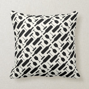 Wein-Flaschen-Korkenzieher-Glasmuster im Schwarzen Kissen