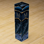 Weinbox aus blauem Marmor mit benutzerdefinierten<br><div class="desc">Wein Geschenkboxen mit Monogram Name Agate Navy Blue Gold Edelstein Marble Geode Glitzer Sparkle Personalisiert Geburtstag - Geburtstag oder Hochzeitsgeschenk / Beißig - Add Your Letter / Name - Text oder Entfernen - Make Your Special Gift Wine Box - Neu formatieren und verschieben oder entfernen und hinzufügen Text / Elemente...</div>