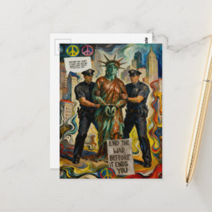 Weinende Lady Liberty von der Polizei verhaftet  Postkarte