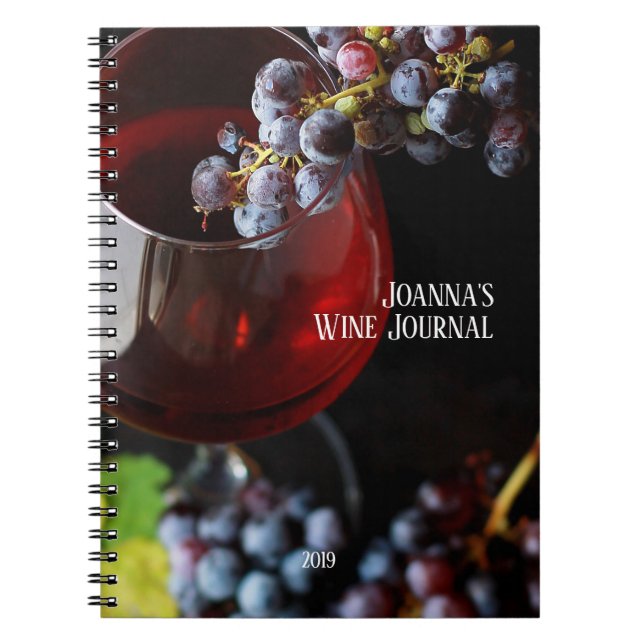 Weinglas mit Trauben/Personalisiertes Weinjournal Notizblock (Vorderseite)