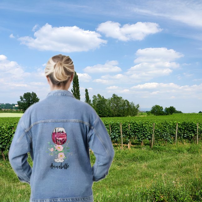 Weinkeller und Weine des Mendrisiotto Junggeselinn Jeansjacke (Von Creator hochgeladen)