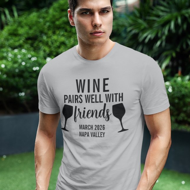 Weinparadies mit Freunden beim Verkostung T-Shirt (Von Creator hochgeladen)
