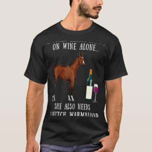 Weintrinken und Reiten eines niederländischen Warm T-Shirt
