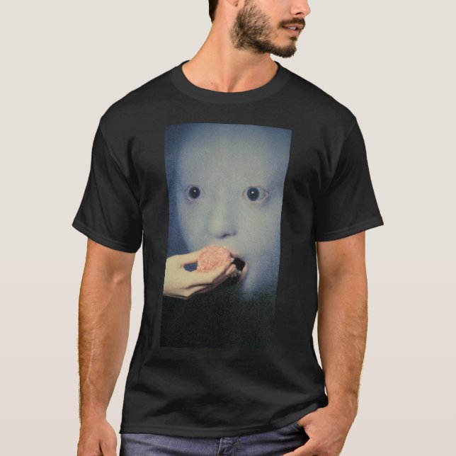 Weird infant eating  T-Shirt (Vorderseite)
