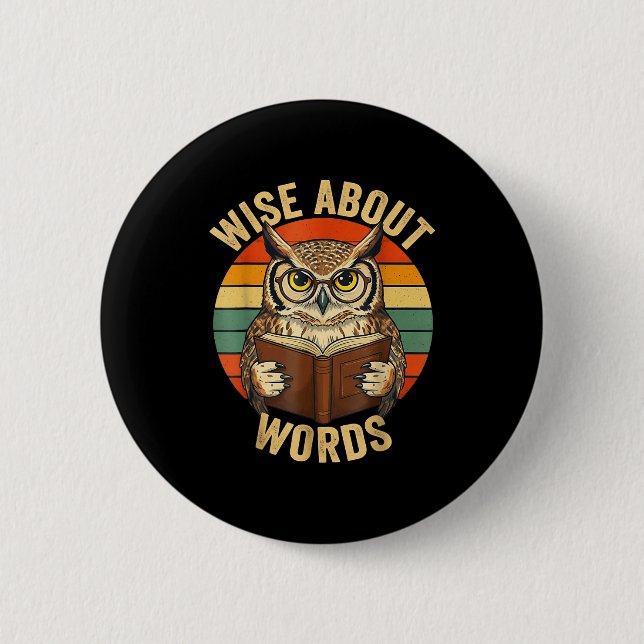 Weise Eule liest Buch, Vintage-Sonnenuntergang  Button (Vorderseite)