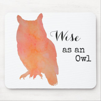 Weise wie eine typografische Aquarell-Eule Mousepad
