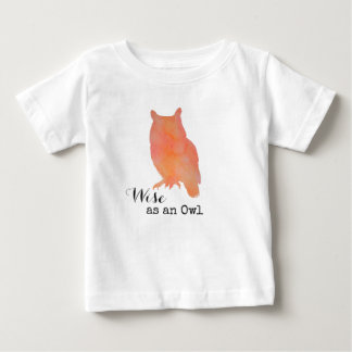 Weise wie eine typografische Wasserfarbe Eule Baby T-shirt