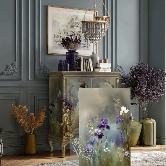 Weisheits-Muse Deep Purple Iris Gold Salbei Garten Seidenpapier (Sage green vintage cabinet with artwork behind glass purple dried flowers pampas gold accessories)