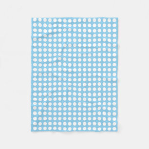 Weiß auf Baby Blue Medium Horizontal Polka Dots Fleecedecke