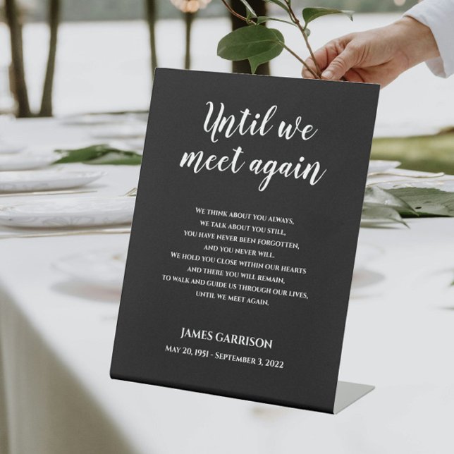 Weiß auf Schwarz, bis wir wieder Gedenkgedicht tre Sockelschild (Von Creator hochgeladen)