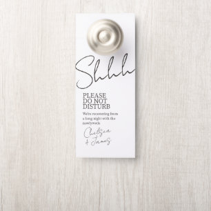 Weiß Chic Script Minimalistisch Wedding Türanhänger