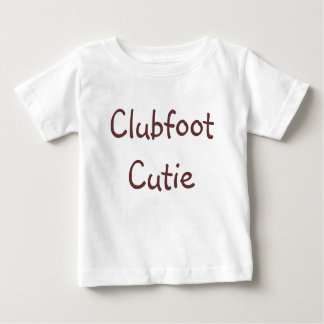 Weiß mit braunen Buchstaben Clubfoo... - Maßgeschn Baby T-shirt