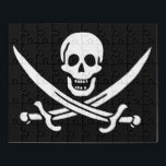 Weiß, Piratenflagge Calico Jack, Skull & Cutlass Puzzle<br><div class="desc">Eine niedrige Knurrschwache murrte über die Wellen, nicht vom Sturm, der am Horizont braute, sondern vom Kehle von Captain Jack. Seine dunklen Augen, die normalerweise mit Unfug glänzten, hielten einen rohen Schimmer, als er das nähernde Schiff beobachtete. Die "Rache", sein Abhang, hitzte leicht im knackigen Wasser, sein schwarzer Rumpf einen...</div>