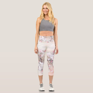 Weiß-rosa Kirschblütenzeichnung im minimalistische Capri Leggings