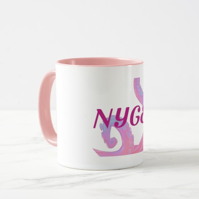Weiß/rosa Tasse mit Tentakeldesign und NYGEL-Logo (Vorderseite Links)