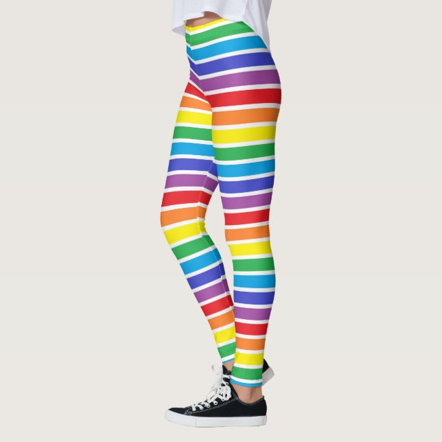 Weiß umrissene Regenbogen-Streifen Leggings (Links)
