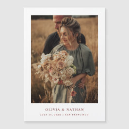 Weiß und Dunkelrot | Foto Magnetic Save the Date Magnetkarte