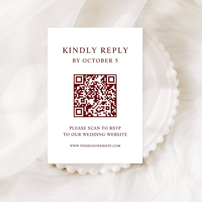 Weiß und dunkelrot | HochzeitQR-Code RSVP Karte (Von Creator hochgeladen)