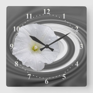 weiß und grau quadratische wanduhr