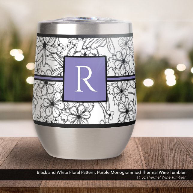 Weiß und Schwarz-Blütenmuster: Lila Mit Monogramm  (Black and White Floral Pattern on an 11 oz Thermal Wine Tumbler with Monogram in Purple/Lavender)