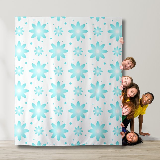 Weiß und türkisfarben, zarte Farbtupfer Wandteppich (Von Creator hochgeladen)