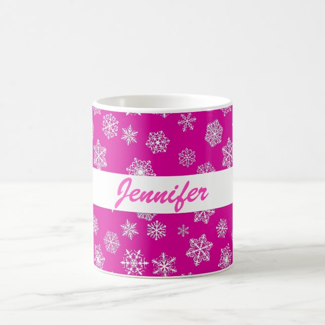 Weiße 3-D-Schneeflocken im Fuchsienrosa-Hintergrun Kaffeetasse (Mittel)
