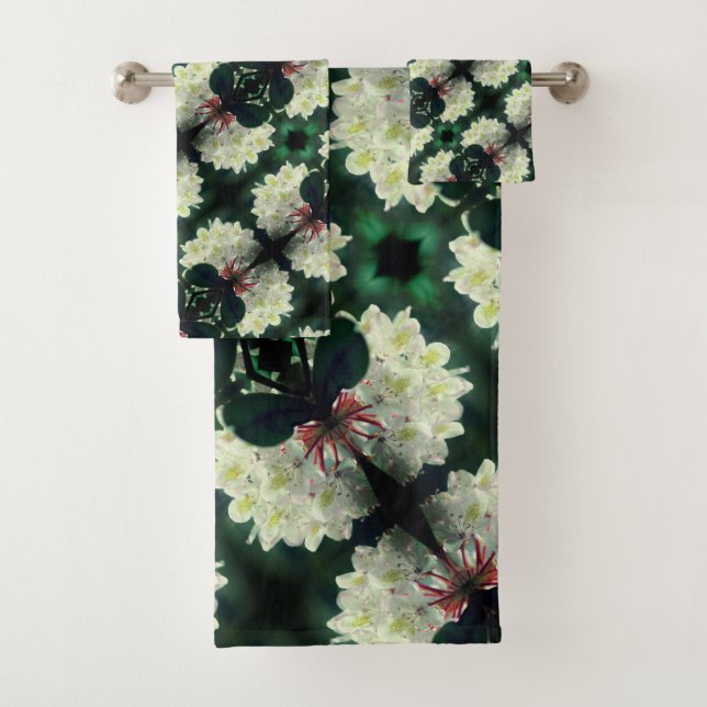 Weiße Azalea Blume mit Regentropfen Badhandtuch Set (Insitu)