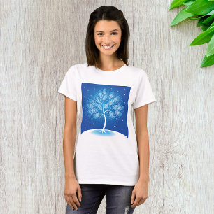 Weiße Bäume im Schnee T-Shirt