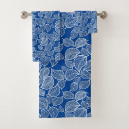 Weiße Blätter auf BlueTowel Badhandtuch Set