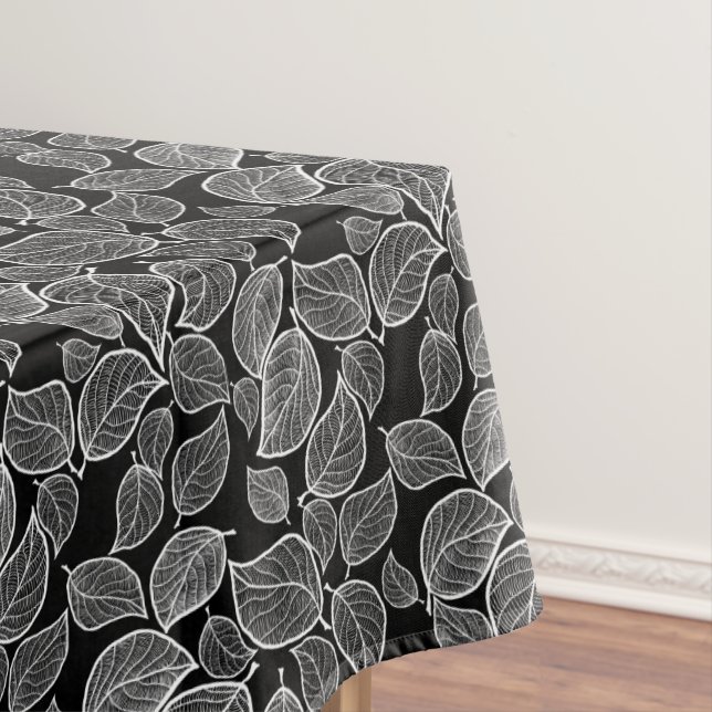 Weiße Blätter auf schwarzem Tablett Tischdecke (Beispiel)