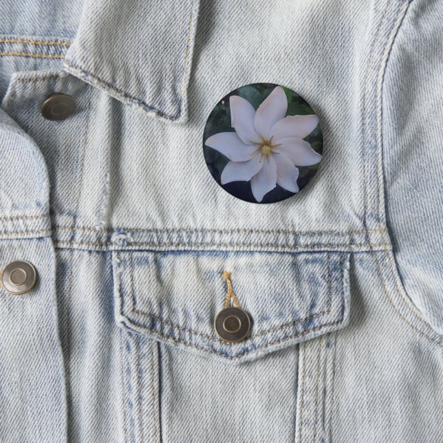 weiße Blume auf Knopfdruck Button (Beispiel)
