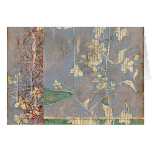 Weiße Blume im Zeitungspapier-Hintergrund