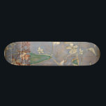 Weiße Blume im Zeitungspapier-Hintergrund Skateboard<br><div class="desc">Der Zeitungshintergrund und der farbenfrohe Hintergrund verbergen fast die weißen Blume,  die im Mittelpunkt dieses Gemäldes von Jennifer Goldberger stehen. Ein sehr einzigartiger und eindrucksvoller Ausdruck,  der ein nettes Geschenk für jemanden machen könnte,  der Avantgarde-Lieben hat!</div>